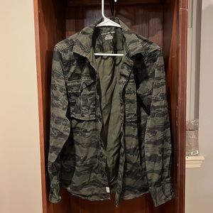 American eagle camo jacket small